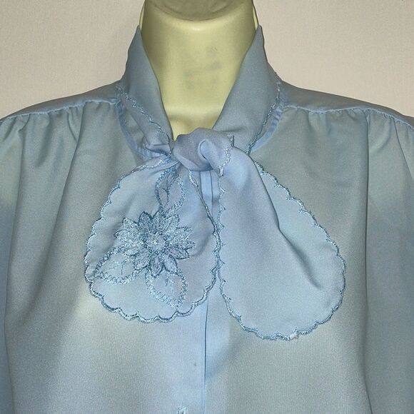 Vtg 70s Frederico light blue polyester blouse with embroidered tie at neck - Picture 2 of 7